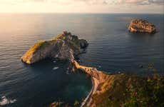 San Juan de Gaztelugatxe, Guernica + Mundaka Tour